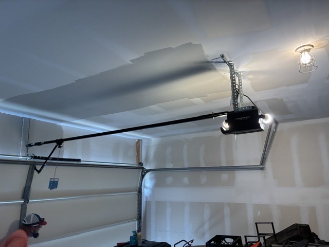 Garage door opener motor and rail service in New Braunfels TX