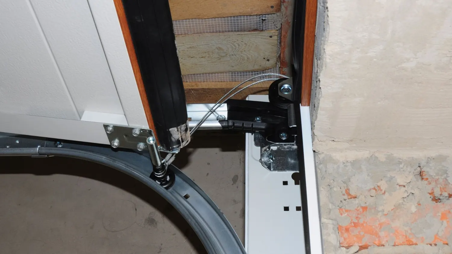 Garage door repair in Cibolo TX