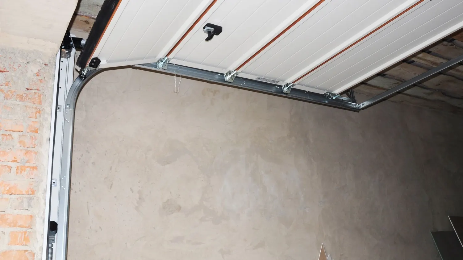 Garage door repair in Canyon Lake TX